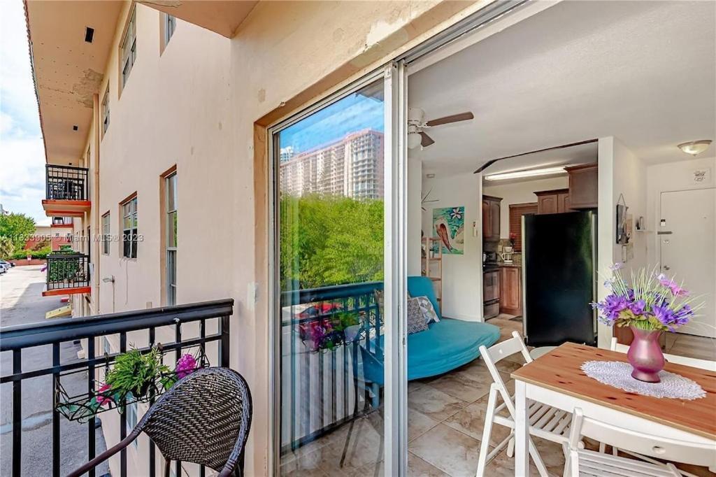 Cute, Cozy Walk To The Beach! Appartamento Miami Beach